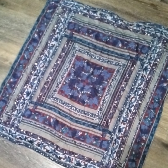 NWOT: OSCAR DE LA RENTA, 1970'S VINTAGE DEADSTOCK 100% SILK PAISLEY WOMENS SCARF - Picture 1 of 4
